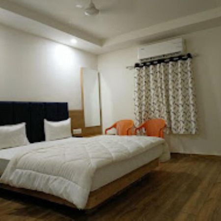 Hotel Kutchi Palace, Dwarka المظهر الخارجي الصورة